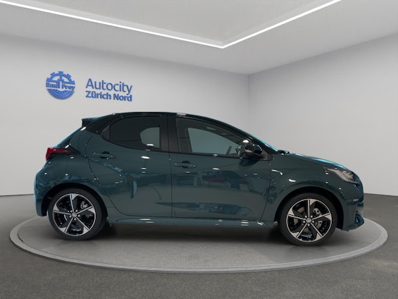 Vehicle image 5