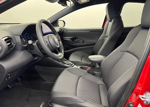 Vehicle image 4 Vehicle image 4