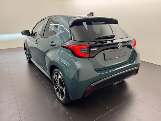 Vehicle image 3