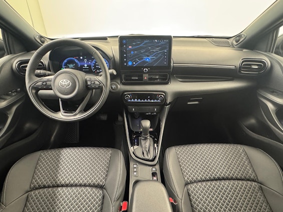 Vehicle image 6
