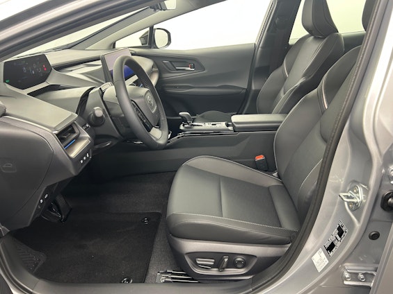 Vehicle image 4 Vehicle image 4