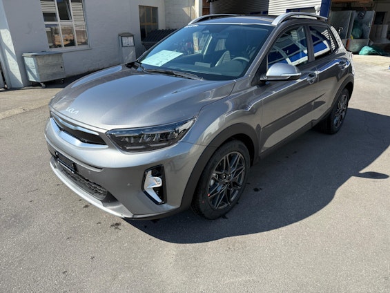 First vehicle image
