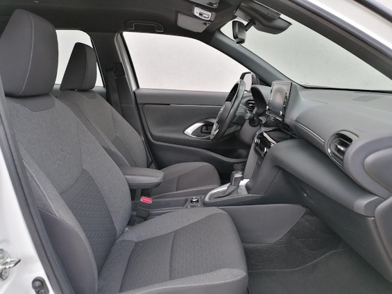 Vehicle image 6
