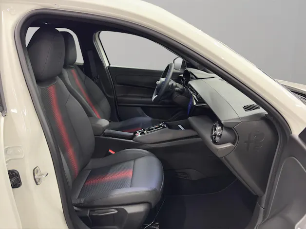 Alfa Romeo Junior 1.2 Ibrida Q4