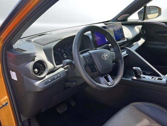 Vehicle image 14