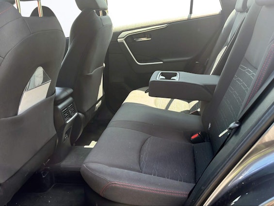 Vehicle image 9 Vehicle image 9