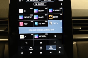 Vehicle image RENAULT Captur 1.3 TCe 160 Initiale EDC