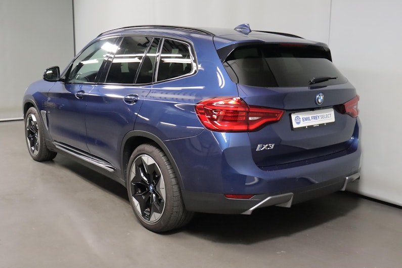 Vehicle image BMW iX3
