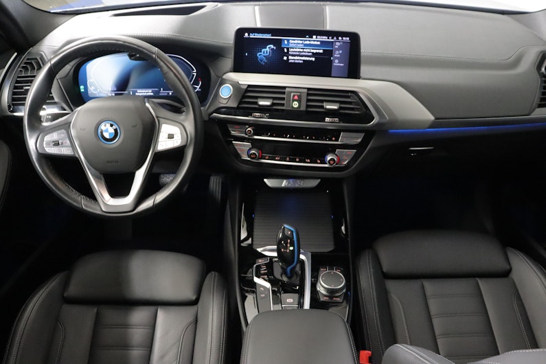 Vehicle image BMW iX3
