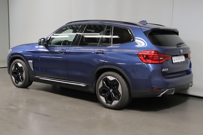 Vehicle image BMW iX3