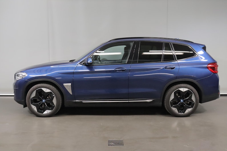 Vehicle image BMW iX3