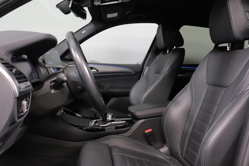 Vehicle image BMW iX3