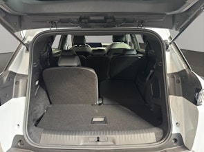 Vehicle image PEUGEOT 5008 1.2 Hybrid Allure Premium
