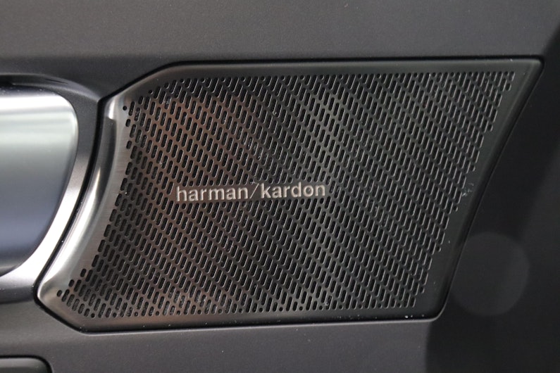 Vehicle image VOLVO C40