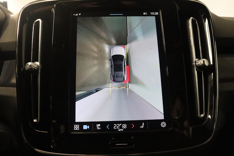 Vehicle image VOLVO C40