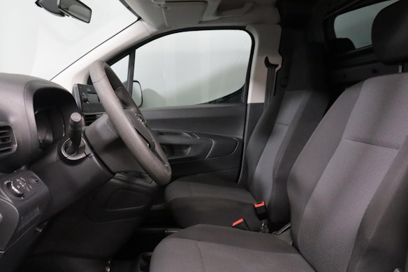 OPEL Combo Cargo 2.4 t XL 1.2 Enjoy S/S 2