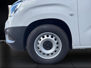 Vehicle image OPEL Combo-e Cargo 2.4 t Electric +