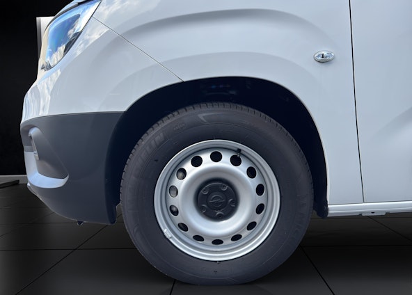 Vehicle image 8 Vehicle image 8