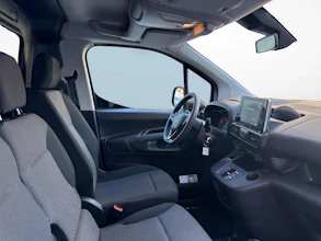 https://vehicle.imgix.net/3869804/92a9f153-40d0-48a0-8b66-5d9778a1ba20.jpg