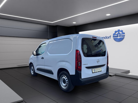 Vehicle image 3 Vehicle image 3