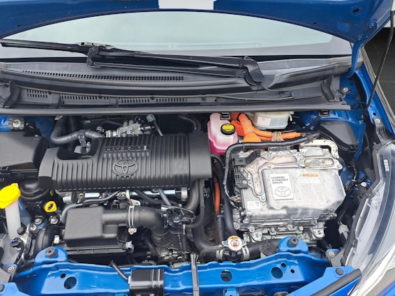 Vehicle image 19