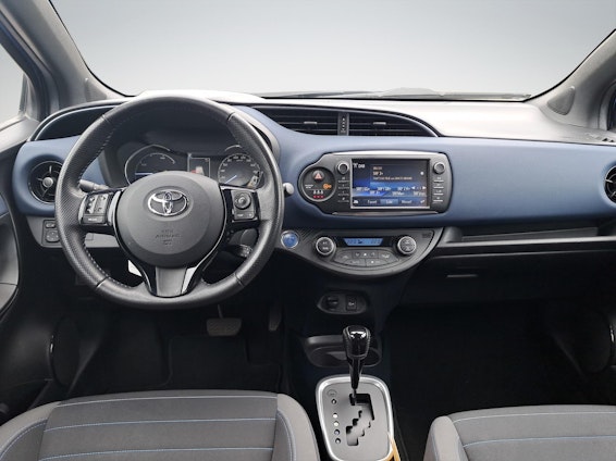 Vehicle image 11