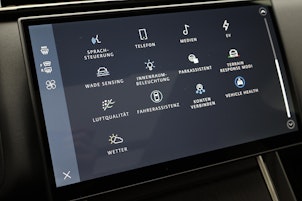 Vehicle image LAND ROVER Range Rover Velar 2.0 P400e Dynamic SE 2.99% Leasing Prestige Bonus CHF 10'000.-