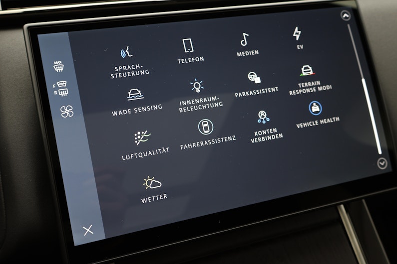 Vehicle image LAND ROVER RANGE ROVER VELAR