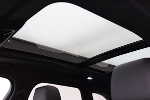 Vehicle image LAND ROVER Range Rover Velar 2.0 P400e Dynamic SE 2.99% Leasing Prestige Bonus CHF 10'000.-