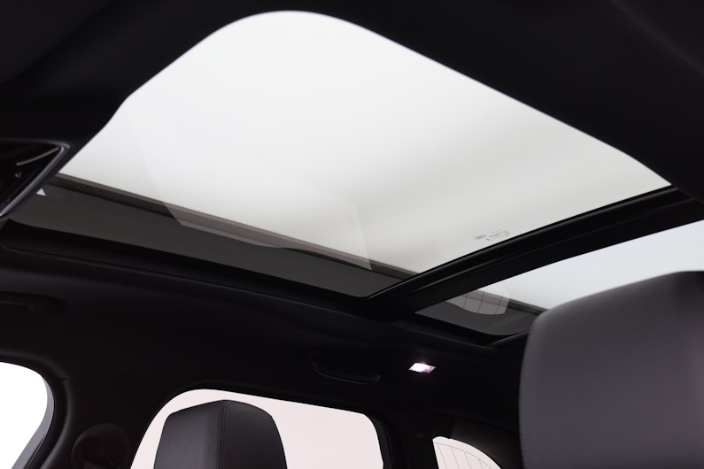 Vehicle image LAND ROVER RANGE ROVER VELAR