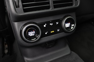 Vehicle image LAND ROVER Range Rover Velar 2.0 P400e Dynamic SE 2.99% Leasing Prestige Bonus CHF 10'000.-