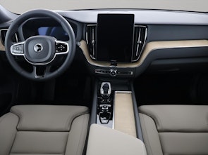 Vehicle image VOLVO XC60 2.0 T6 TE Plus Bright eAWD