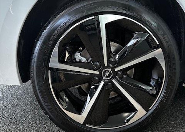 Vehicle image 5 Vehicle image 5