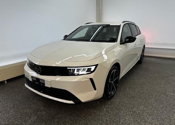 First vehicle image First vehicle image