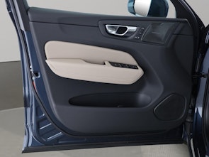 Vehicle image VOLVO XC60 2.0 T6 TE Plus Bright eAWD