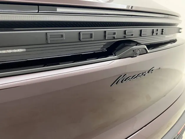 Porsche Macan 4