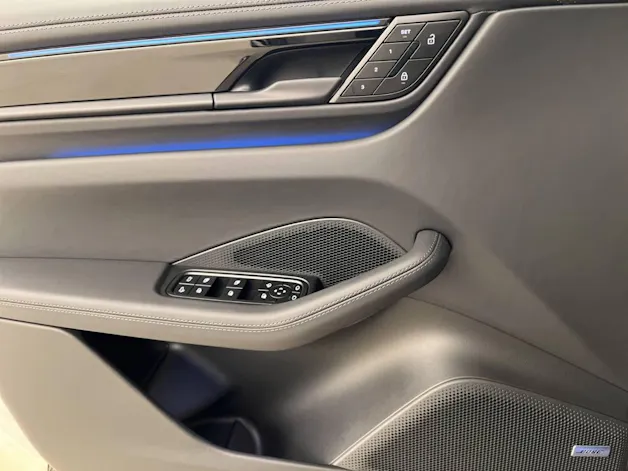 Porsche Macan 4