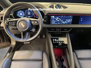 Porsche Macan 4