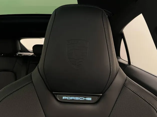 Porsche Macan 4