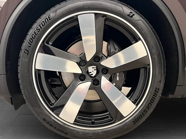 Porsche Macan 4