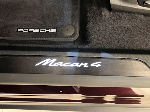Porsche Macan 4
