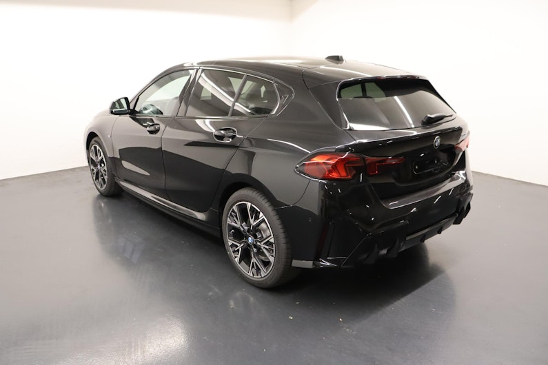 Vehicle image BMW 1 SERIES