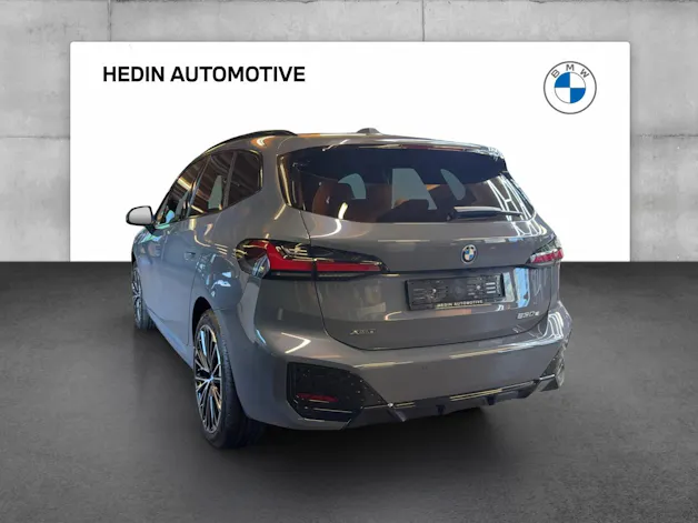 BMW 230e xDrive paddles Active Tourer