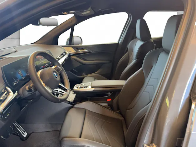 BMW 230e xDrive paddles Active Tourer