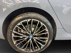 BMW 230e xDrive paddles Active Tourer