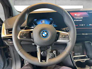 BMW 230e xDrive paddles Active Tourer