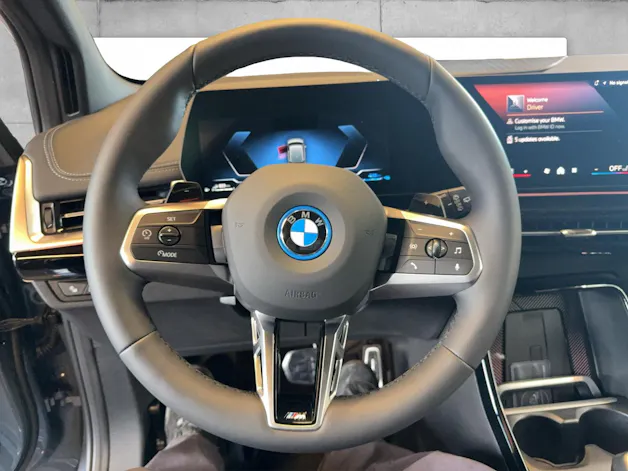 BMW 230e xDrive paddles Active Tourer