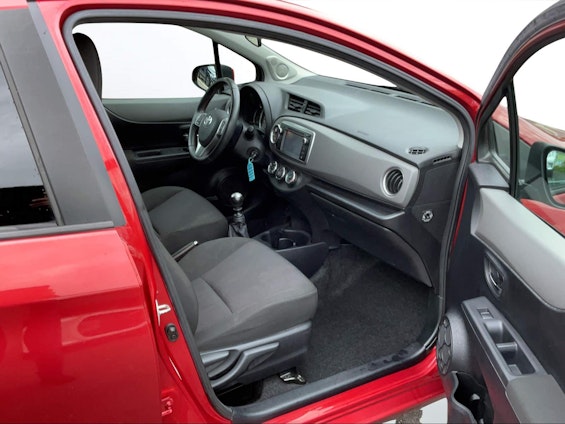 Vehicle image 7