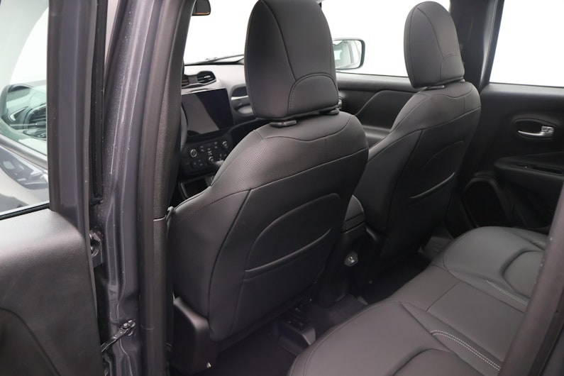 Vehicle image JEEP RENEGADE