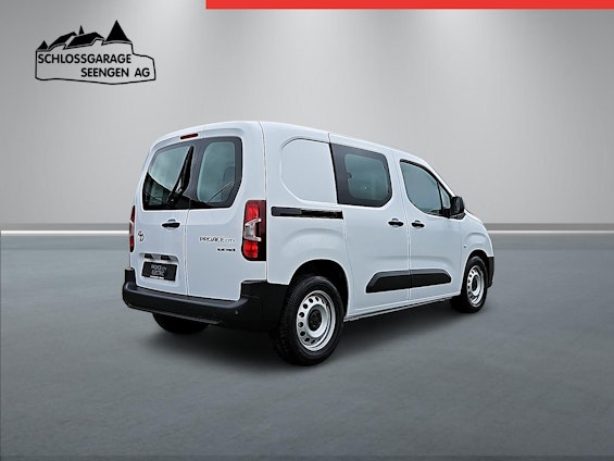 Vehicle image 5 Vehicle image 5